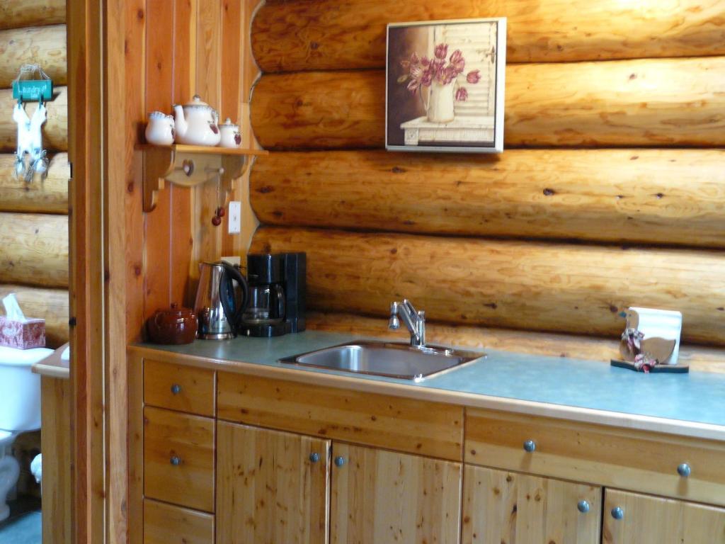 Hitching Post Resort Kelowna Rom bilde