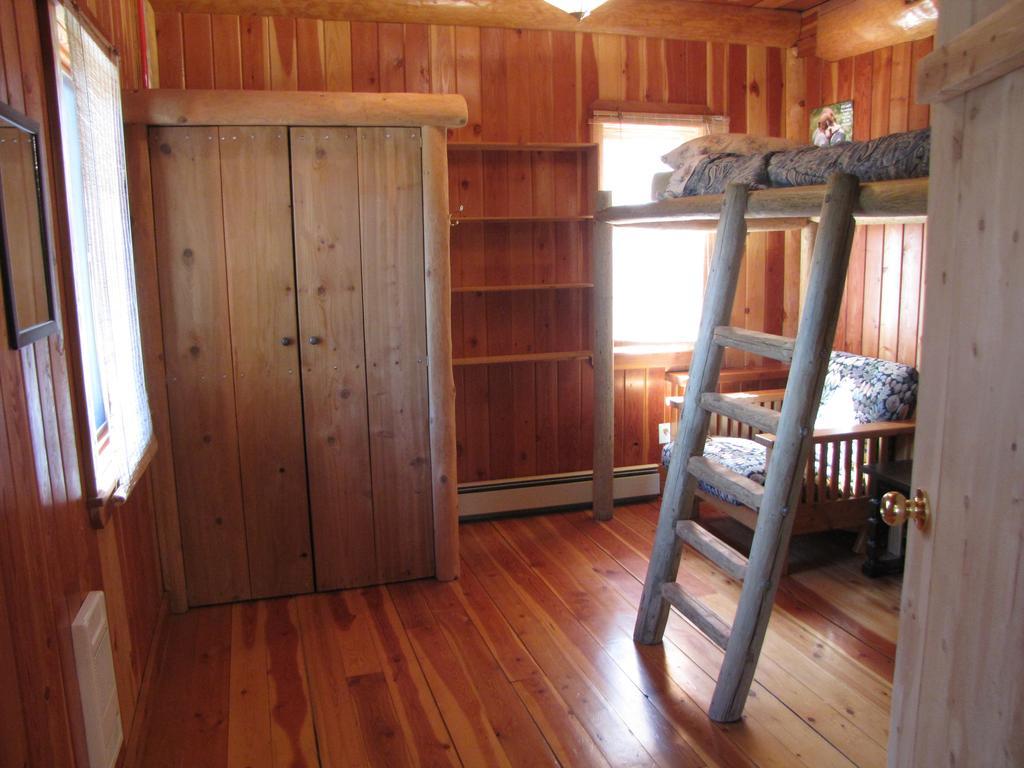 Hitching Post Resort Kelowna Eksteriør bilde