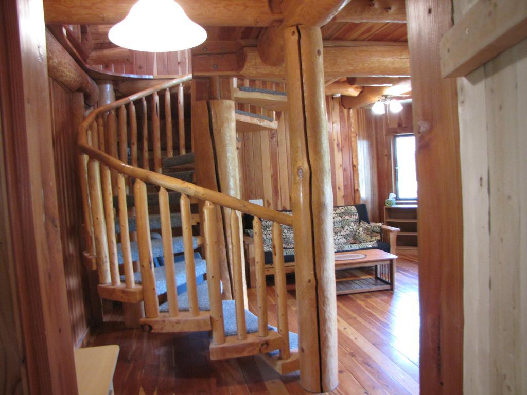 Hitching Post Resort Kelowna Eksteriør bilde
