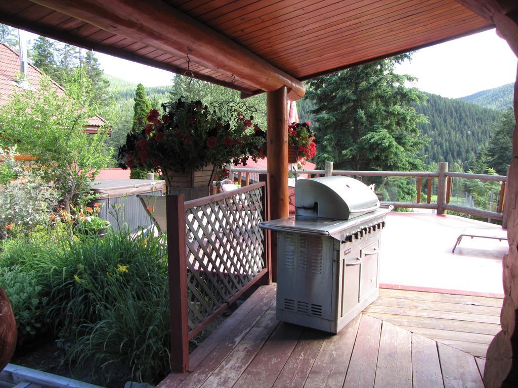 Hitching Post Resort Kelowna Eksteriør bilde