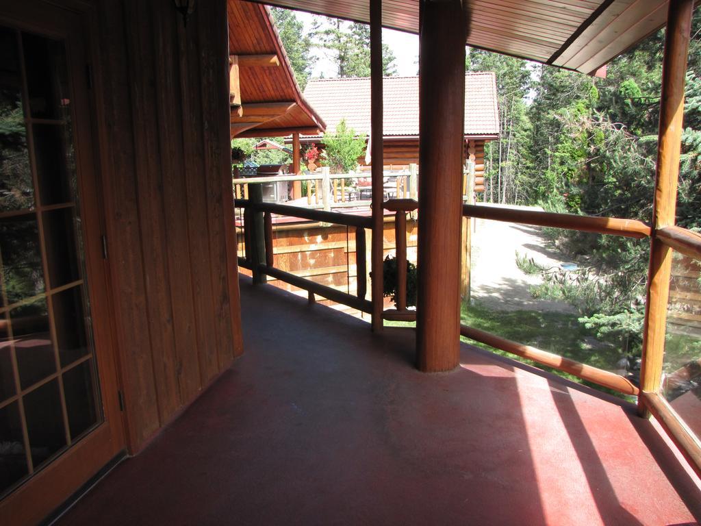 Hitching Post Resort Kelowna Eksteriør bilde