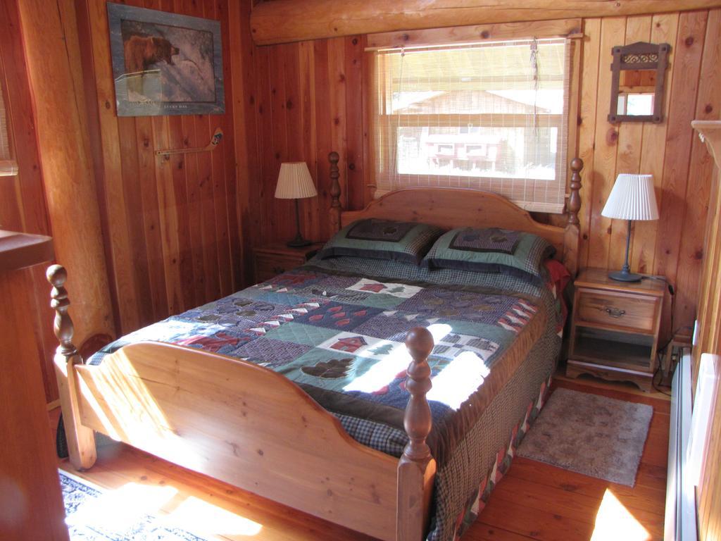 Hitching Post Resort Kelowna Eksteriør bilde